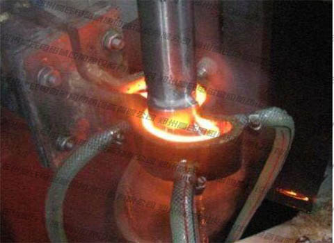 中频加热设备对抽油杆进行淬火热处理