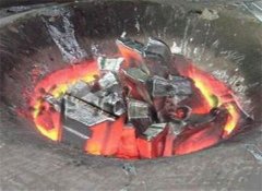 金属废角料，成都客户采用中频感应加热机进行熔炼热处理